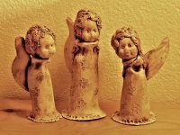Andělé